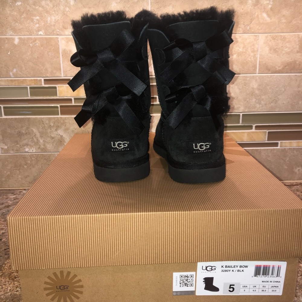 UGG Black Bailey Bow